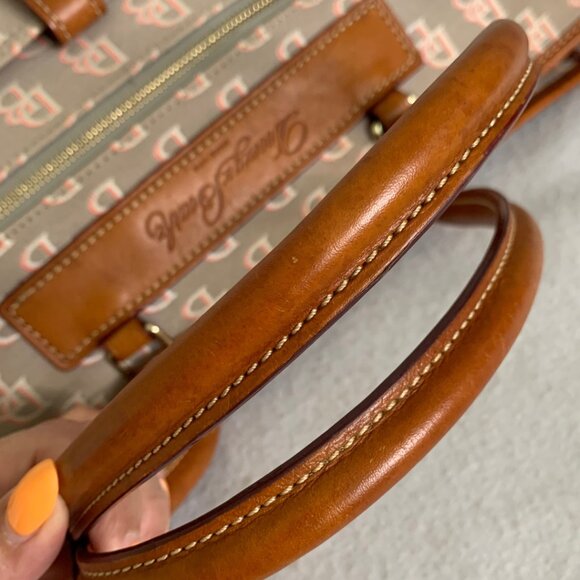 Dooney and Bourke Grey and Pink Canvas and Leather Vintage Shoulder bag Large - Picture 6 of 13